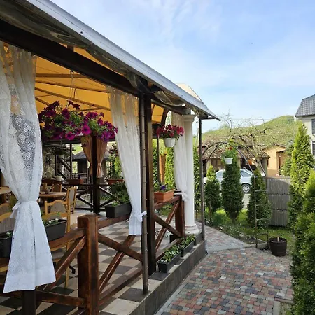 אורחן Minihotel Zolotoe Runo