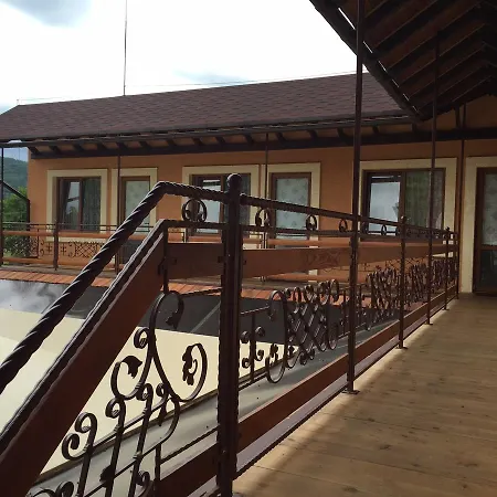 אורחן Minihotel Zolotoe Runo